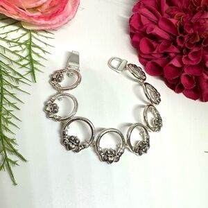 NEW⚜️Claddagh Silver Charm Linked Bracelet